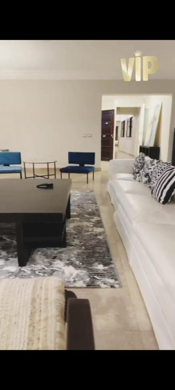 Golden Apartment